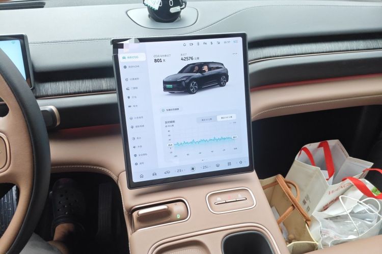 Used Nio ES6 2024 75 kWh Audio And AC Panel