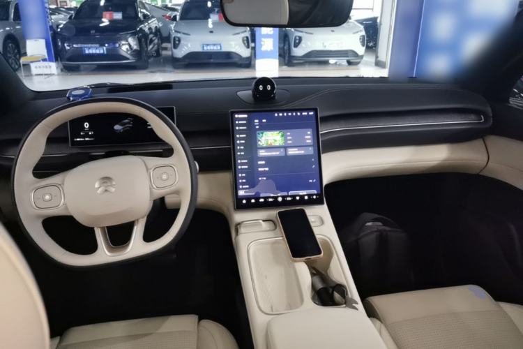 Used Nio ES6 2024 75 kWh Center Console