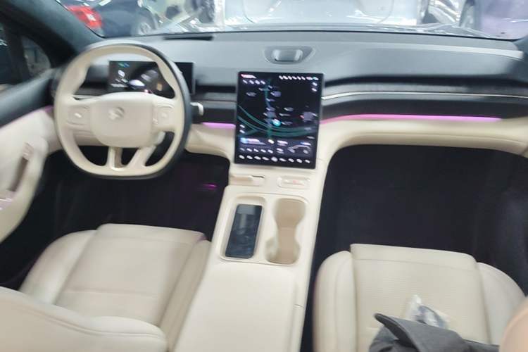 Used Nio ES6 2024 75 kWh Center Console