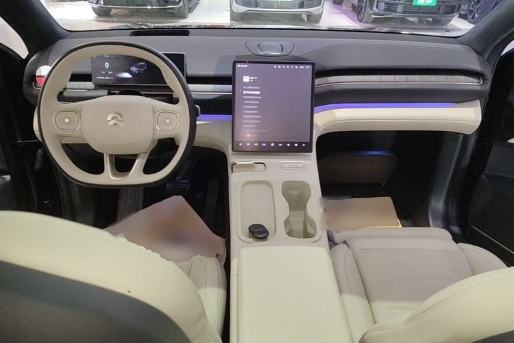 Used Nio ES6 2024 75 kWh Center Console