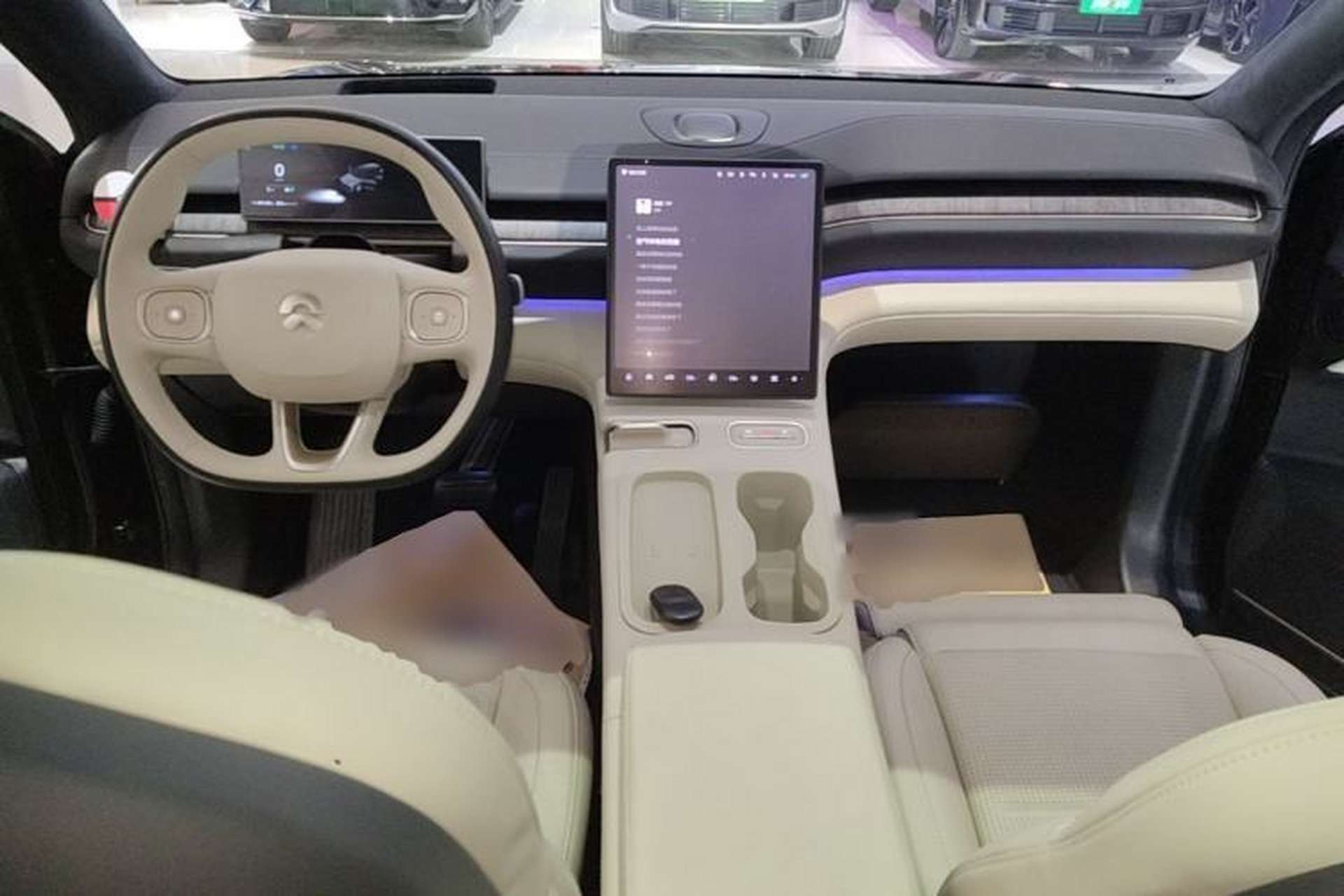 Used Nio ES6 2024 75 kWh Center Console
