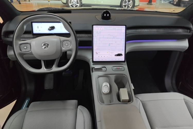 Used Nio ES6 2024 75 kWh Center Console