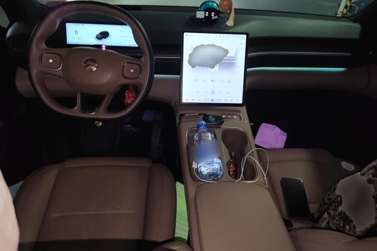Used Nio ES6 2024 75 kWh Center Console