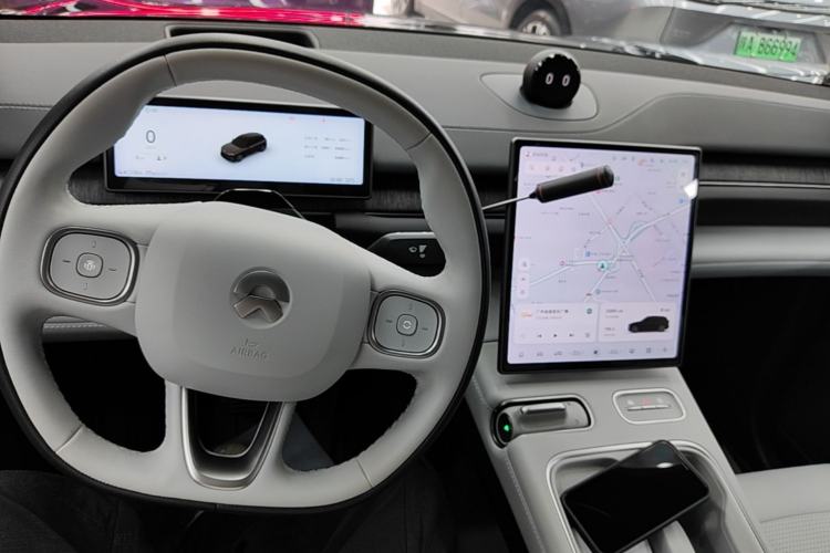 Used Nio ES6 2024 75 kWh Center Console