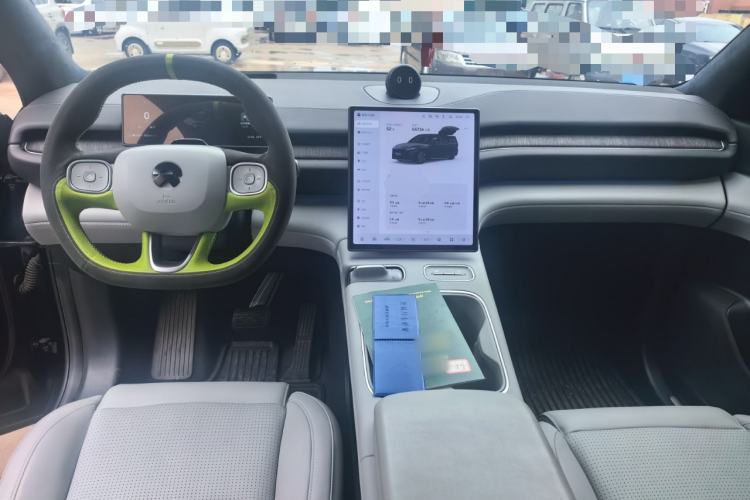 Used Nio ES6 2024 75 kWh Center Console