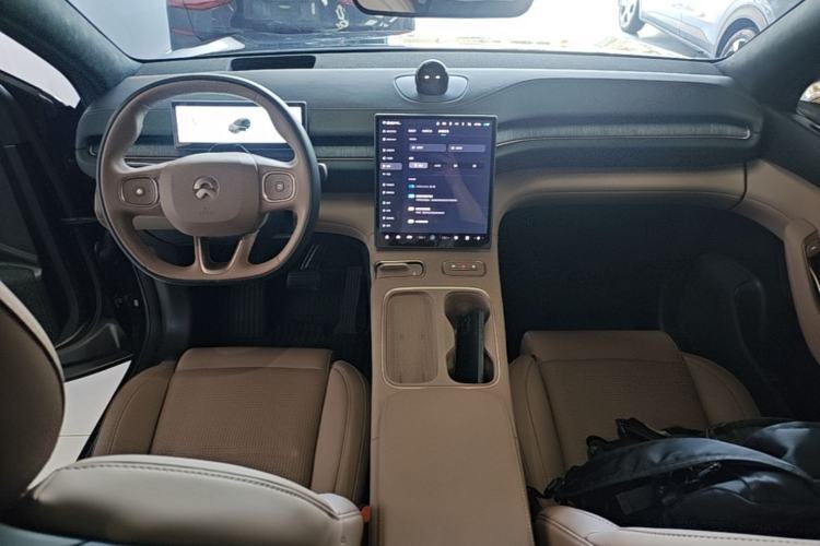 Used Nio ES6 2024 75 kWh Center Console