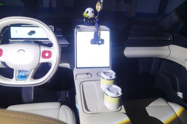 Used Nio ES6 2024 75 kWh Center Console