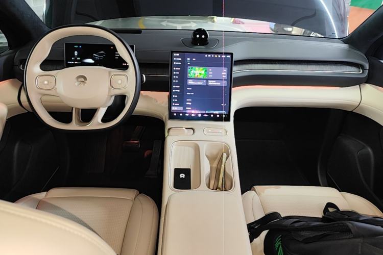 Used Nio ES6 2024 75 kWh Center Console