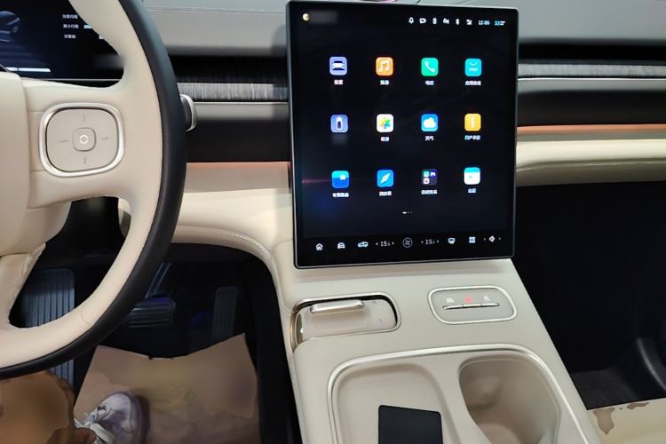 Used Nio ES6 2024 75 kWh Center Console