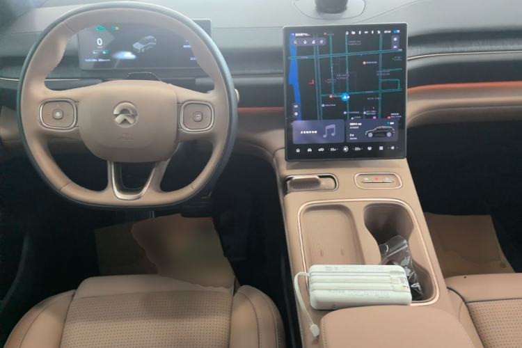 Used Nio ES6 2024 75 kWh Center Console