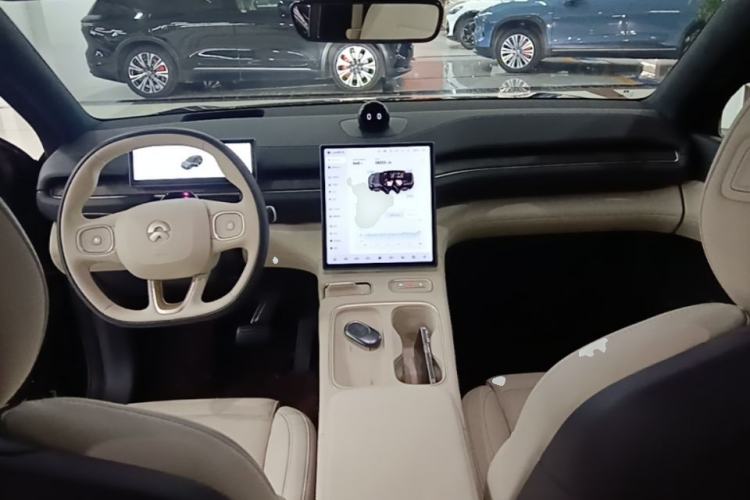 Used Nio ES6 2024 75 kWh Center Console