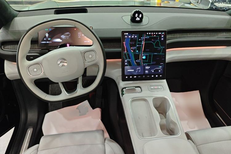Used Nio ES6 2024 75 kWh Center Console