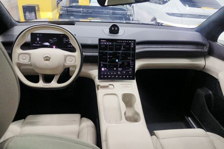 Used Nio ES6 2024 75 kWh Center Console