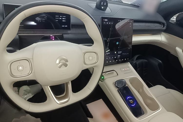 Used Nio ES6 2024 75 kWh Center Console