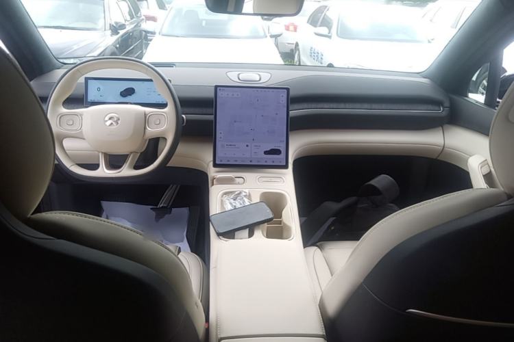 Used Nio ES6 2024 75 kWh Center Console