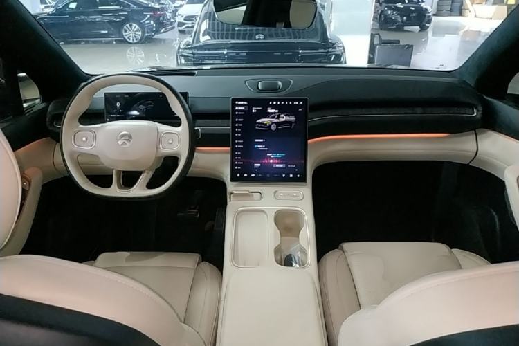 Used Nio ES6 2024 75 kWh Center Console