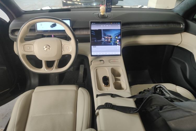 Used Nio ES6 2024 75 kWh Center Console