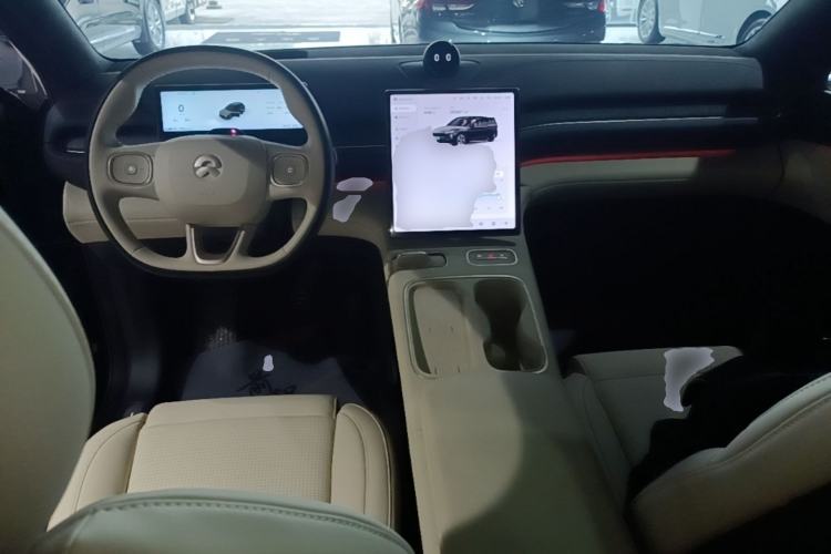 Used Nio ES6 2024 75 kWh Center Console