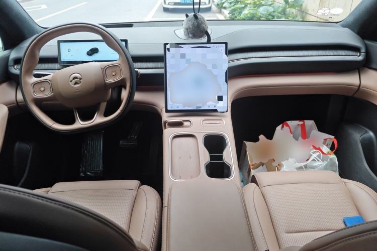 Used Nio ES6 2024 75 kWh Center Console