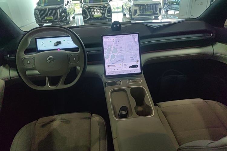 Used Nio ES6 2024 75 kWh Center Console