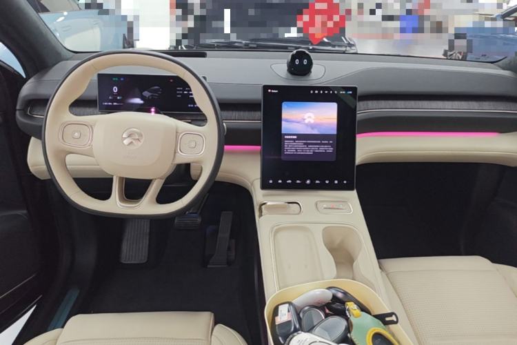 Used Nio ES6 2024 75 kWh Center Console