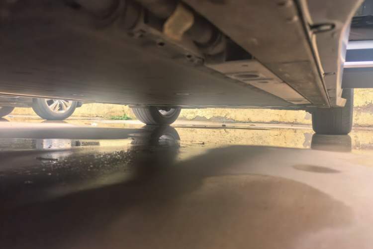 Used Nio ES6 2024 75 kWh Chassis Front Left