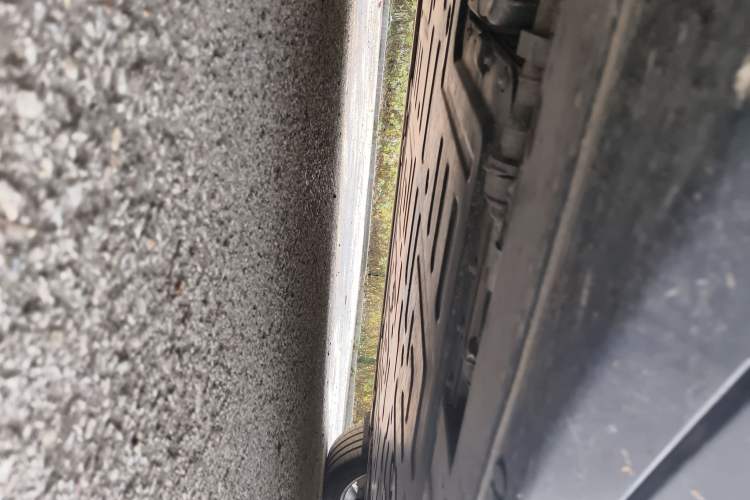 Used Nio ES6 2024 75 kWh Chassis Front Left