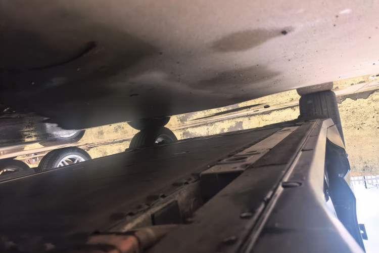 Used Nio ES6 2024 75 kWh Chassis Front Right