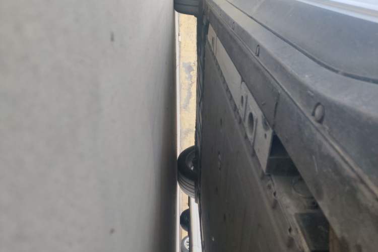 Used Nio ES6 2024 75 kWh Chassis Front Right