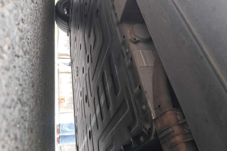 Used Nio ES6 2024 75 kWh Chassis Front Right