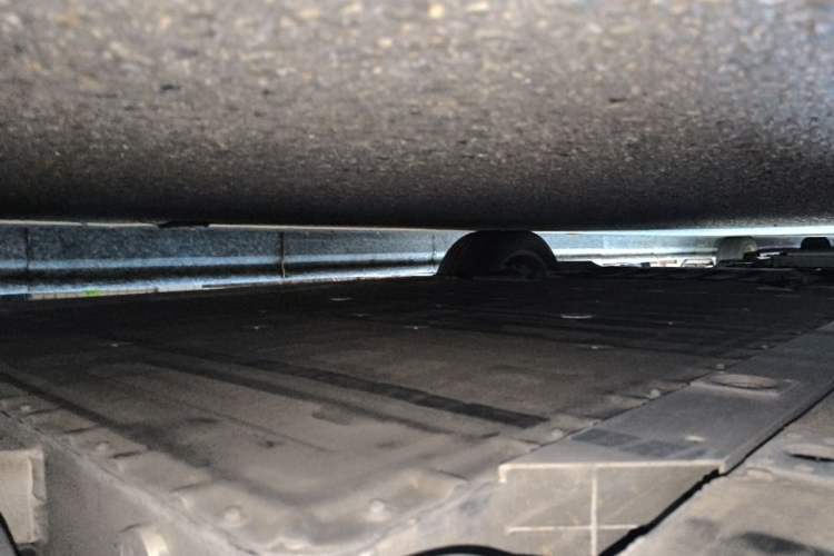 Used Nio ES6 2024 75 kWh Chassis Rear Left