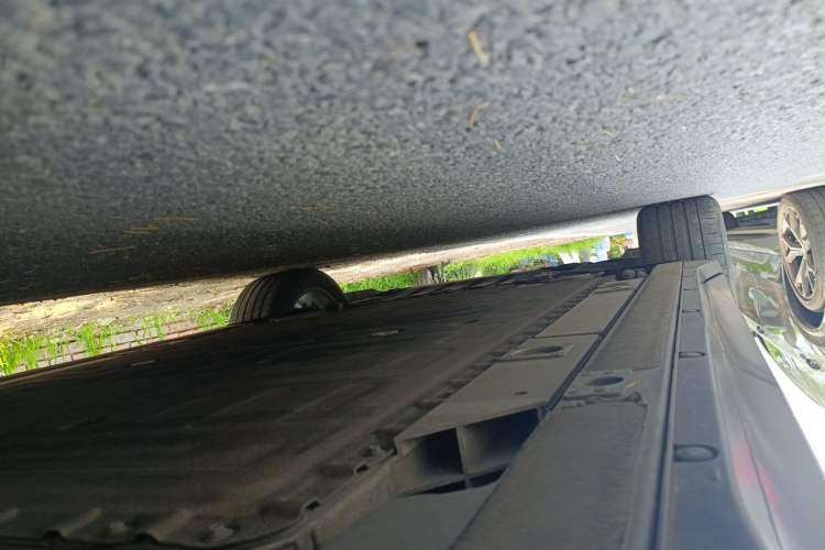 Used Nio ES6 2024 75 kWh Chassis Rear Left