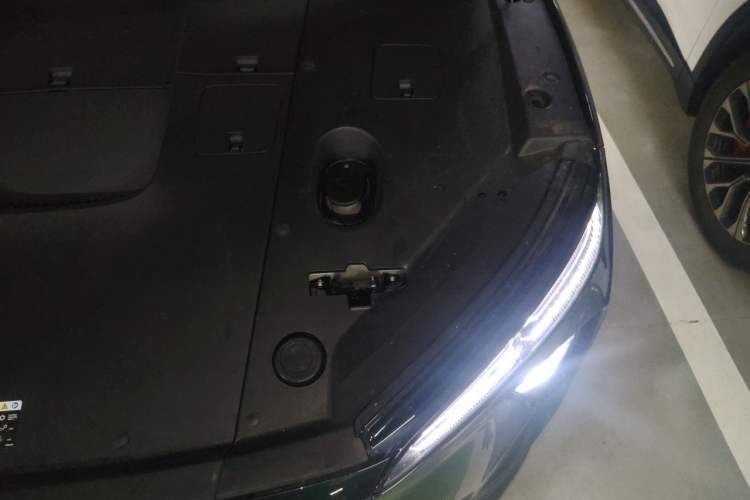 Used Nio ES6 2024 75 kWh Engine Bay Left