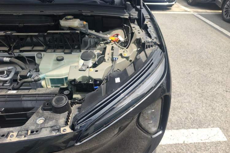 Used Nio ES6 2024 75 kWh Engine Bay Left