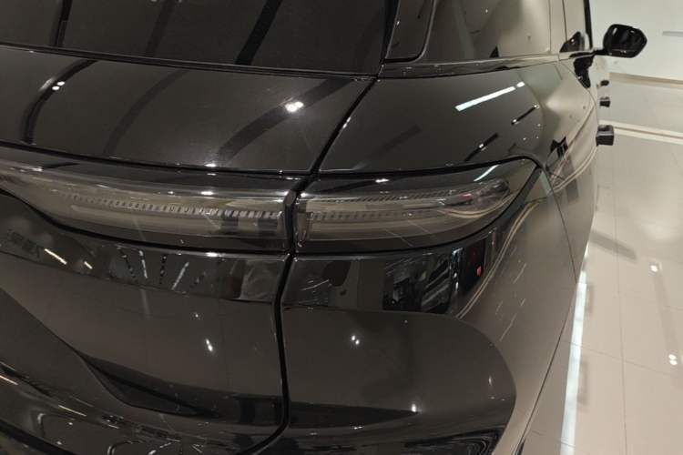 Used Nio ES6 2024 75 kWh Exterior 1