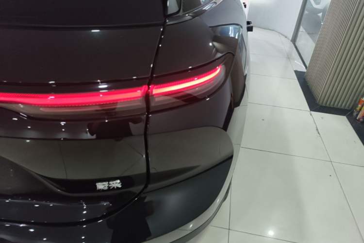 Used Nio ES6 2024 75 kWh Exterior 2