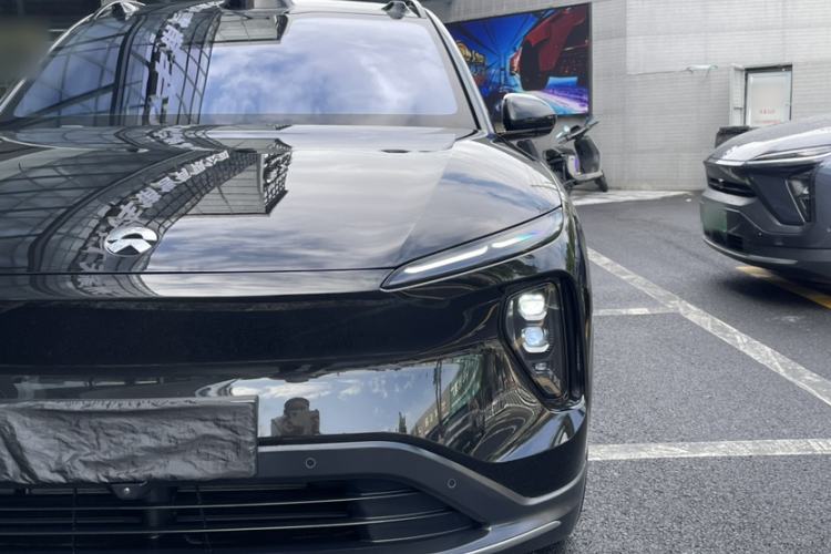 Used Nio ES6 2024 75 kWh Exterior 4