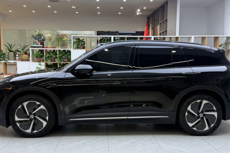 Used Nio ES6 2024 75 kWh Exterior 4