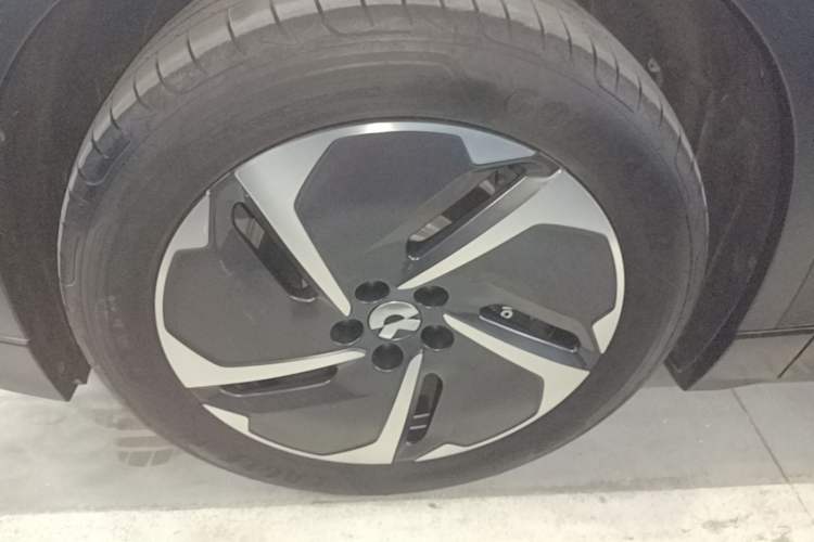 Used Nio ES6 2024 75 kWh Exterior 4