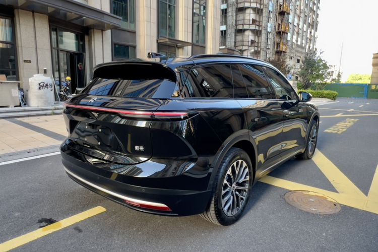 Used Nio ES6 2024 75 kWh Exterior 5