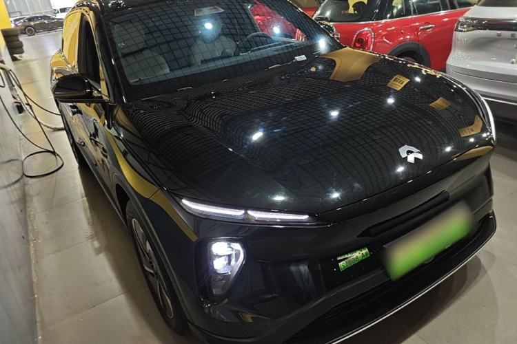 Used Nio ES6 2024 75 kWh Front Right 45 Deg