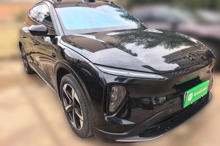 Used Nio ES6 2024 75 kWh Front Right 45 Deg