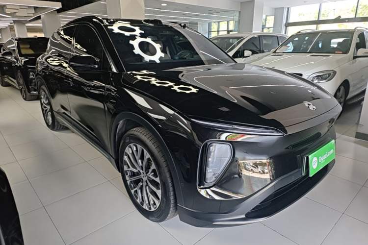 Used Nio ES6 2024 75 kWh Front Right 45 Deg