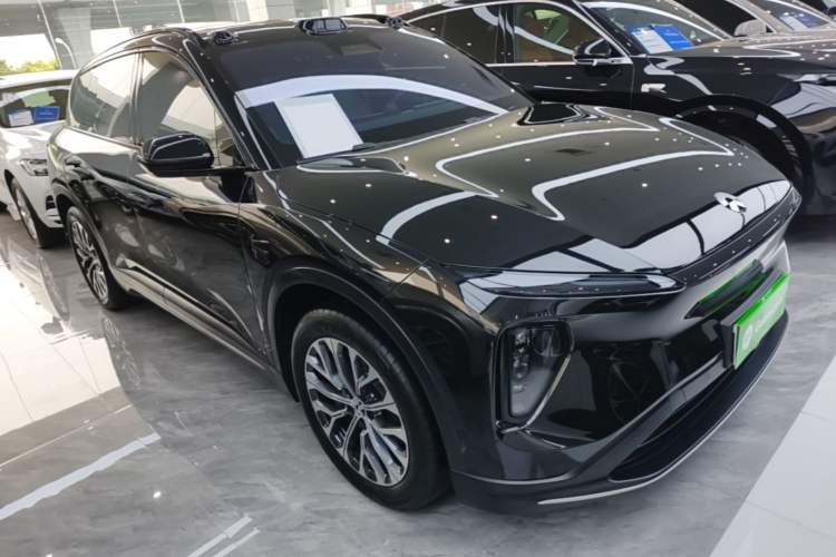 Used Nio ES6 2024 75 kWh Front Right 45 Deg