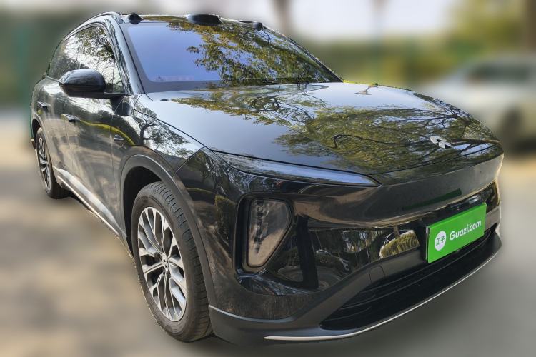Used Nio ES6 2024 75 kWh Front Right 45 Deg