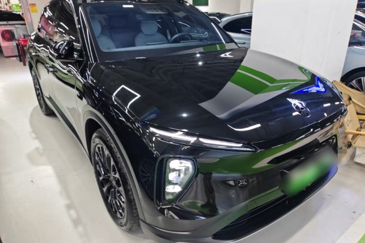 Used Nio ES6 2024 75 kWh Front Right 45 Deg