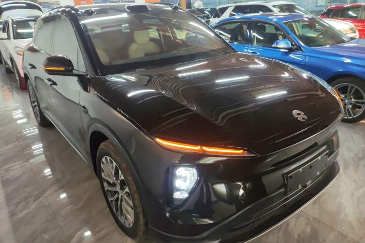 Used Nio ES6 2024 75 kWh Front Right 45 Deg