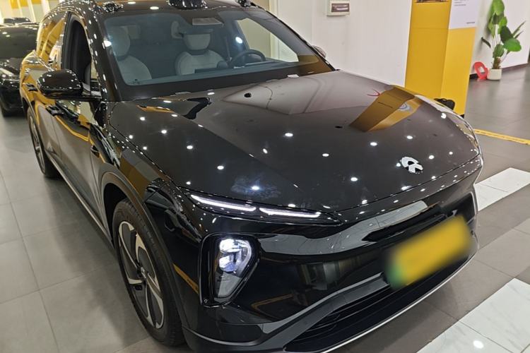 Used Nio ES6 2024 75 kWh Front Right 45 Deg