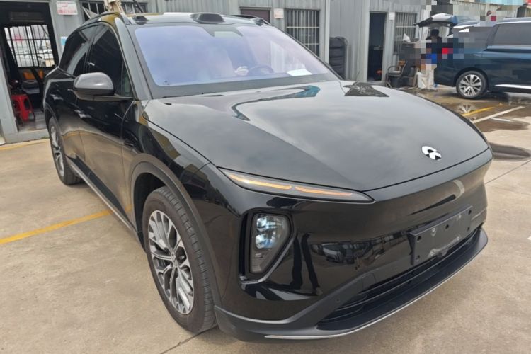 Used Nio ES6 2024 75 kWh Front Right 45 Deg