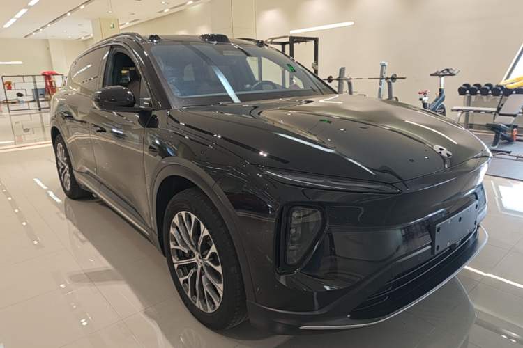 Used Nio ES6 2024 75 kWh Front Right 45 Deg